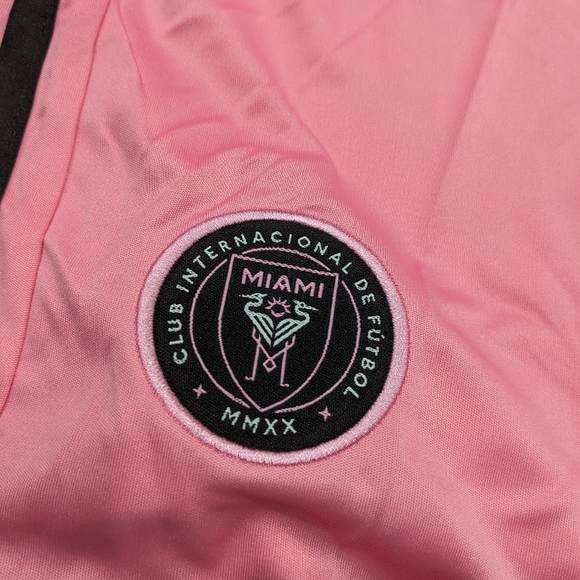 Inter Miami Messi #10 Adidas Jersey & Shorts Kit - Picture 10 of 11